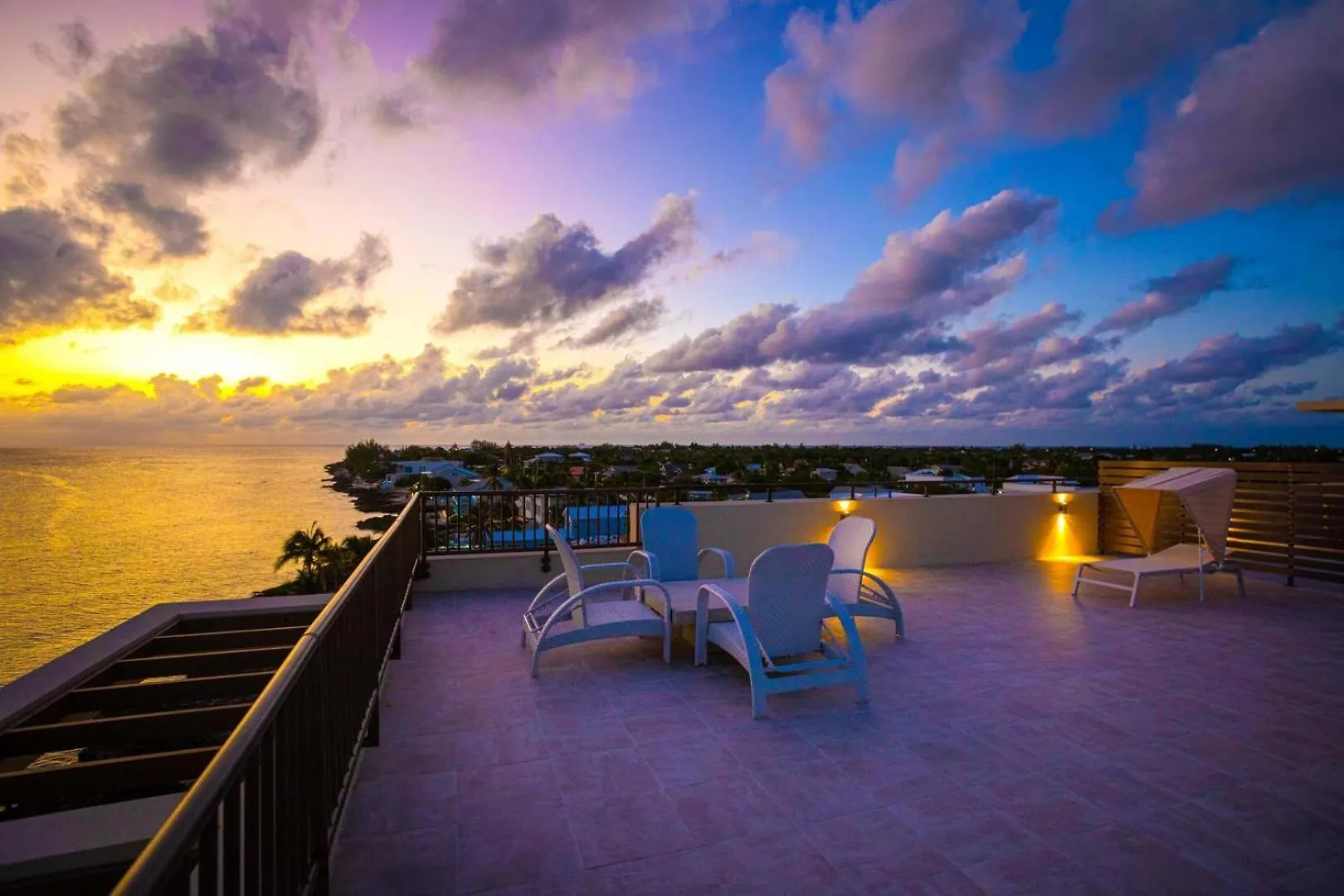 Seadreams 8 - Luxury Condo With Shared Pool, Hot Tub, Rooftop Lounge West Bay Cayman Islands